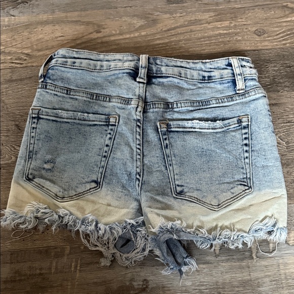 Vervet Women's Distressed Blue Jean Shorts Size Small - Picture 3 of 3